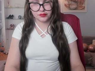 kamillamoro's CamSoda show and profile