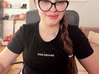Bu model şu anda canlı. kamillamoro