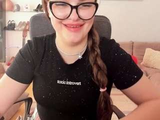 Questo modello è in diretta ora. kamillamoro