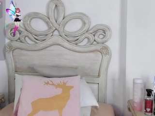 Live webcam model michell-blakke on Soda Cams