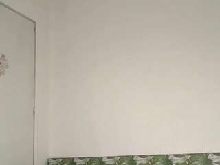 rosanohalo's CamSoda show and profile