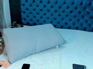 thiara-scarlet live webcam show