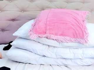 thiara-scarlet live webcam show