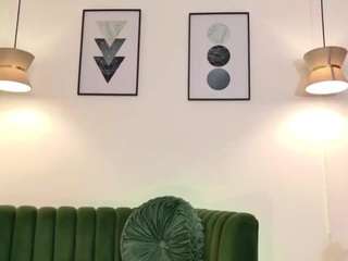 tiana-cruzz, female webcam model,  years old, on live webcam