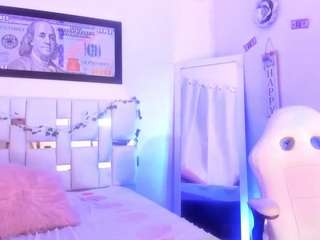 any-vlenmor's CamSoda show and profile