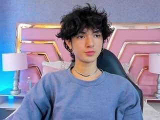 elliotvolkov Live Webcam on CamSoda