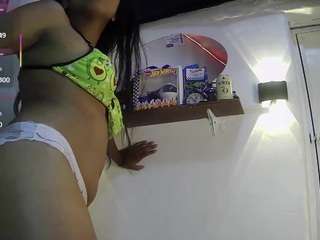 Adri_veryhot