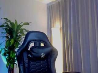 Orianasmith1 live webcam show