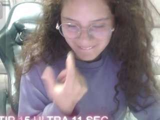 Live webcam model velvet-moon-v on Soda Cams