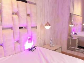 veronicaflowers Live Webcam on CamSoda