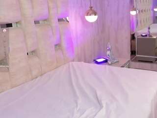 veronicaflowers Live Webcam on CamSoda