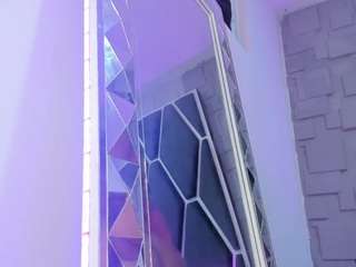 ambarthxxx's CamSoda show and profile