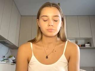 asleykeady's CamSoda show and profile