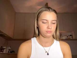 asleykeady's CamSoda show and profile