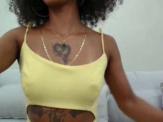 lisa-sutton's CamSoda show and profile