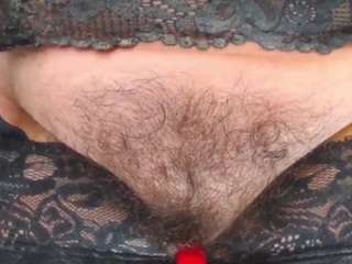 MsHairyQ live webcam show