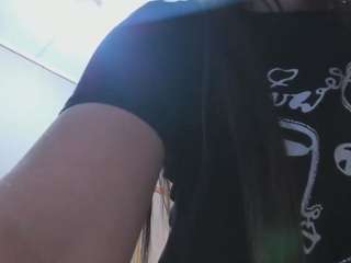 NahimiThompson live webcam on Soda Cams