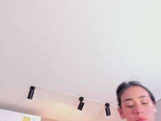 nahimithompson's CamSoda show and profile