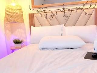 nahimithompson live cam profile