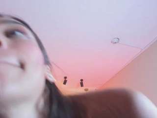 nahimithompson's CamSoda show and profile