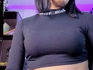 violeetjhonsonn's CamSoda show and profile