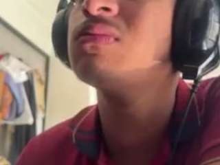 yourmoonbeb webcam model