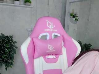 alicia-adammss Live Webcam on CamSoda