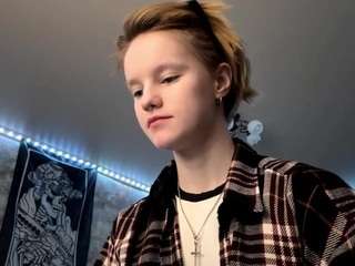 evitathorsten's CamSoda show and profile