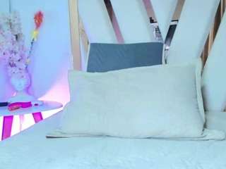 amyswann's CamSoda show and profile