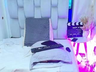 amyswann's CamSoda show and profile