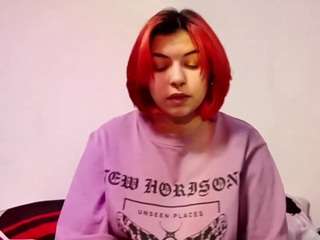 alyssaloges Live Webcam on CamSoda