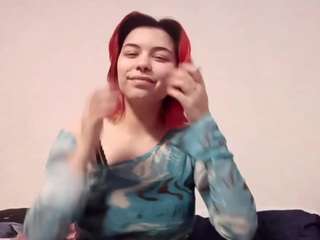 alyssaloges Live Webcam on CamSoda