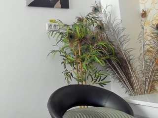BlueEyesDesire live cam preview