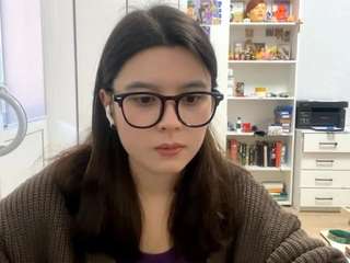 harperchopra's CamSoda show and profile