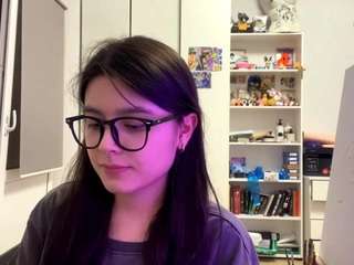 le modèle harperchopra est en webcam porno dans un show sur le site camsoda, il possède les tags suivants: ahegao,skinny,no smoking,oil,orgasm,pov,public,pussy,sexting,sexy,shaved pussy,solo,natural,spank,spanking,strip,striptease,tease,teen 18,thong