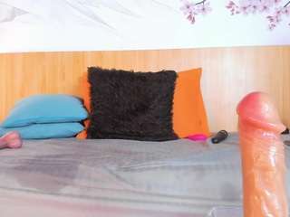 Laura-Torrees live cam preview
