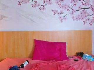 Laura-Torrees live cam preview