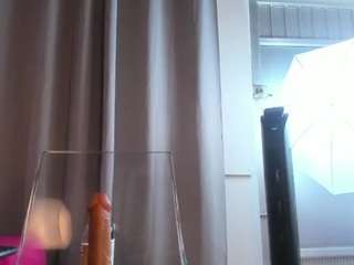 Laura-Torrees live cam preview