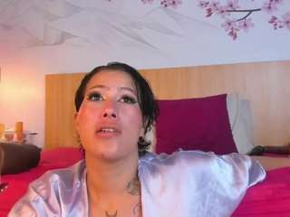 Laura-Torrees live cam preview