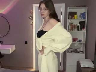โมเดลนี้กำลังถ่ายทอดสดอยู่. ludiecraigen
