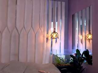 megan-do-santos's CamSoda show and profile