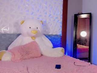 Mia-Alejandraa live webcam show