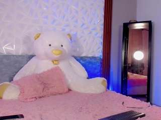 Mia-Alejandraa live webcam show