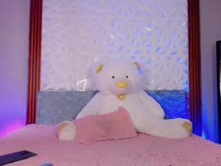 Mia-Alejandraa live webcam show
