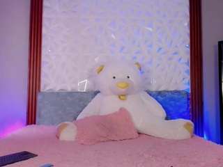 Mia-Alejandraa live webcam show