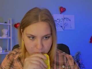 miles-candy's CamSoda show and profile