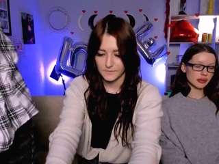 milki-wey's CamSoda show and profile