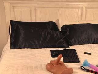 sexymilf43 Live Webcam on CamSoda