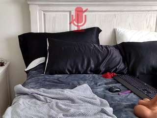 sexymilf43's CamSoda show and profile