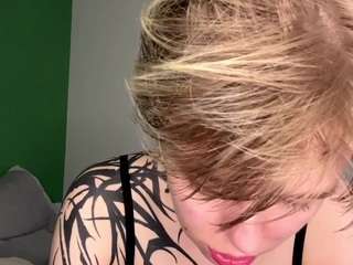 tamekaalanis's CamSoda show and profile